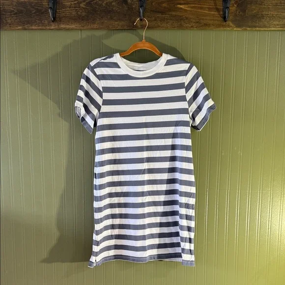 old navy white t shirt dress Old Navy White Stripe TShirt Dress